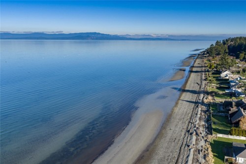 245 Elizabeth Ave, Qualicum Beach, BC 
