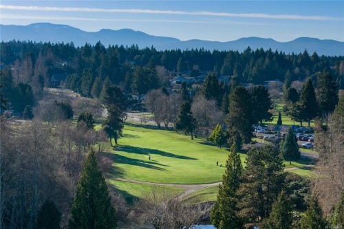 245 Elizabeth Ave, Qualicum Beach, BC 