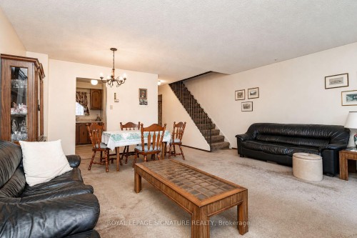 4040 Silverhaze Road, Mississauga, ON - Indoor Photo Showing Living Room