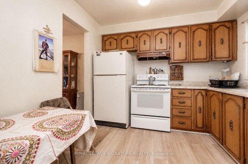 4040 Silverhaze Road, Mississauga, ON - Indoor Photo Showing Kitchen