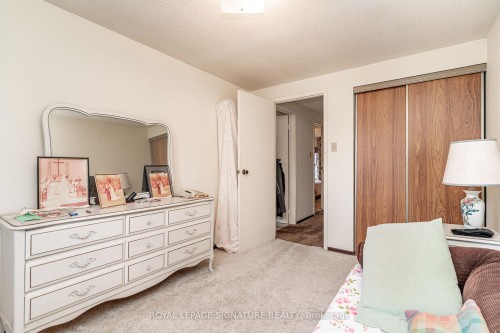 4040 Silverhaze Road, Mississauga, ON - Indoor Photo Showing Bedroom