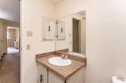 4040 Silverhaze Road, Mississauga, ON - Indoor Photo Showing Bathroom