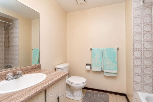 4040 Silverhaze Road, Mississauga, ON - Indoor Photo Showing Bathroom