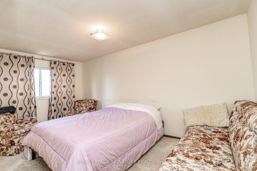 4040 Silverhaze Road, Mississauga, ON - Indoor Photo Showing Bedroom