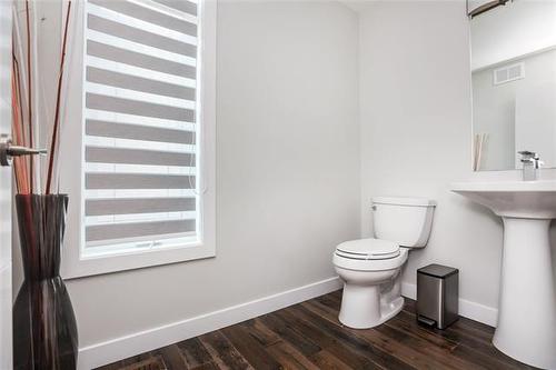 71 Lake Bend Rd, Winnipeg, MB - Indoor Photo Showing Bathroom