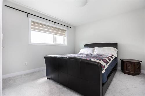 71 Lake Bend Rd, Winnipeg, MB - Indoor Photo Showing Bedroom