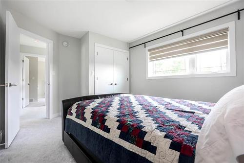 71 Lake Bend Rd, Winnipeg, MB - Indoor Photo Showing Bedroom