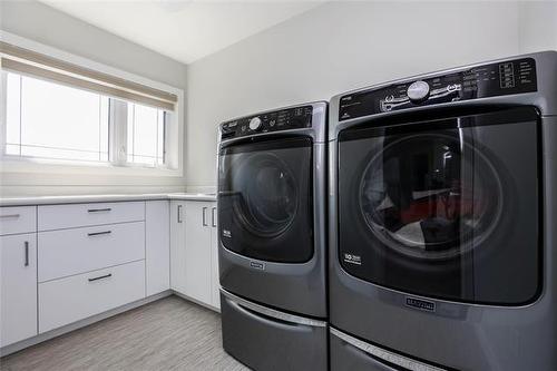 71 Lake Bend Rd, Winnipeg, MB - Indoor Photo Showing Laundry Room