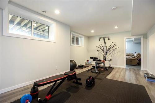 71 Lake Bend Rd, Winnipeg, MB - Indoor Photo Showing Gym Room