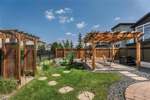 71 Lake Bend Rd, Winnipeg, MB - Outdoor