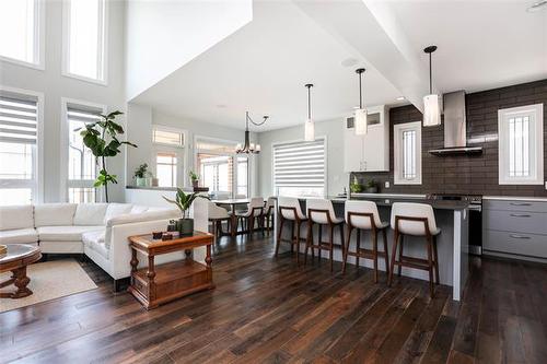 71 Lake Bend Rd, Winnipeg, MB - Indoor