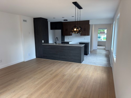 Living Room - 1443 Rue Chamberland, Québec (Les Rivières), QC - Indoor Photo Showing Kitchen