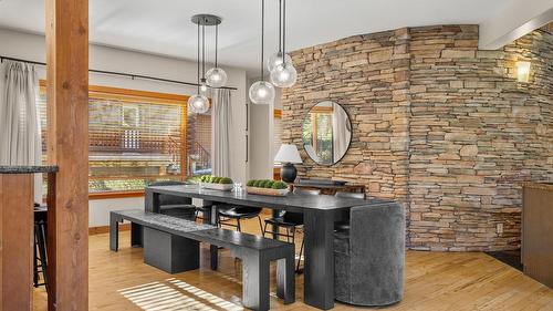 1802 Greywolf Drive, Panorama, BC - Indoor Photo Showing Dining Room