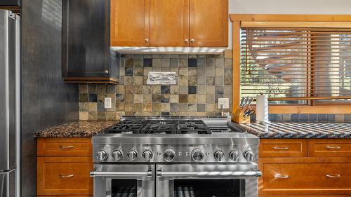 1802 Greywolf Drive, Panorama, BC - Indoor Photo Showing Kitchen