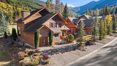 1802 Greywolf Drive, Panorama, BC - Outdoor