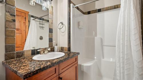 1802 Greywolf Drive, Panorama, BC - Indoor Photo Showing Bathroom