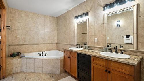 1802 Greywolf Drive, Panorama, BC - Indoor Photo Showing Bathroom