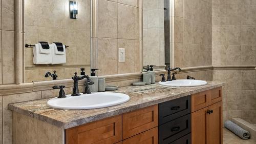 1802 Greywolf Drive, Panorama, BC - Indoor Photo Showing Bathroom