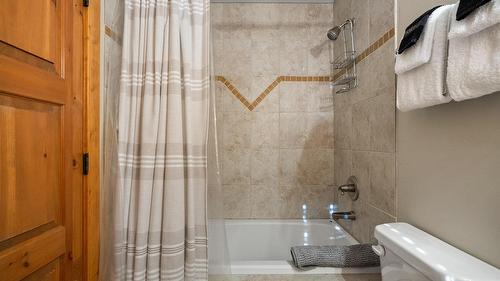 1802 Greywolf Drive, Panorama, BC - Indoor Photo Showing Bathroom