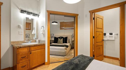 1802 Greywolf Drive, Panorama, BC - Indoor