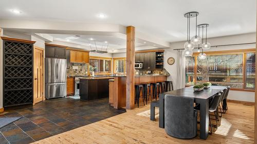 1802 Greywolf Drive, Panorama, BC - Indoor