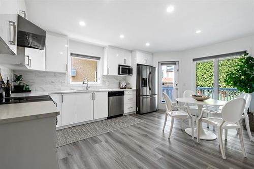 26 Denman Cr, Winnipeg, MB - Indoor Photo Showing Kitchen With Upgraded Kitchen