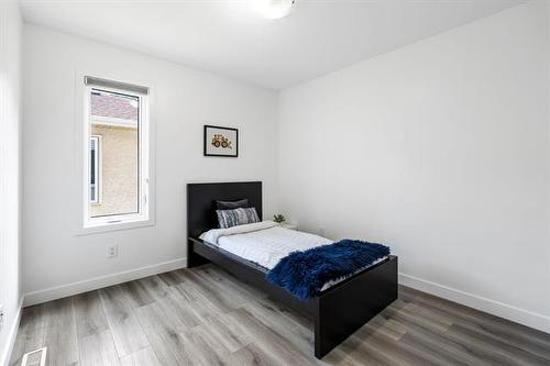 26 Denman Cr, Winnipeg, MB - Indoor Photo Showing Bedroom
