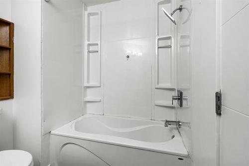 26 Denman Cr, Winnipeg, MB - Indoor