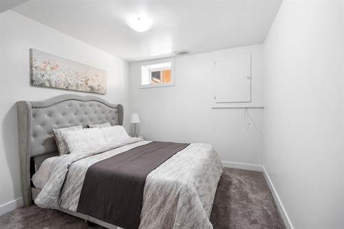 26 Denman Cr, Winnipeg, MB - Indoor Photo Showing Bedroom