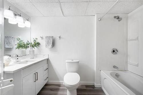 26 Denman Cr, Winnipeg, MB - Indoor Photo Showing Bathroom
