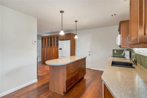 66 Oregon Rd, Campbell River, BC 