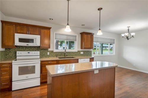 66 Oregon Rd, Campbell River, BC 