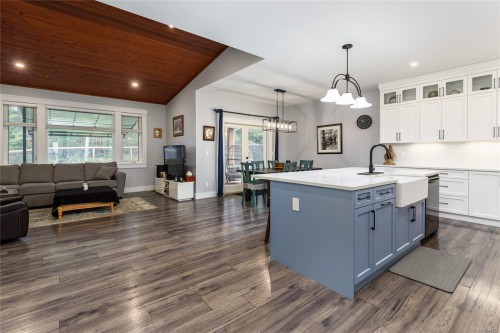 2129 Blue Jay Pl, Courtenay, BC 