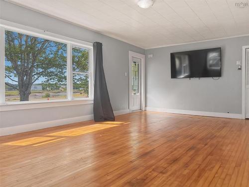 119 Pier Road, Parrsboro, NS - Indoor