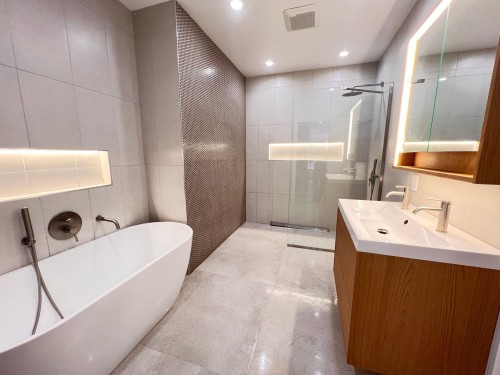 Bathroom - 6439 Av. Des Érables, Montréal (Rosemont/La Petite-Patrie), QC - Indoor Photo Showing Bathroom
