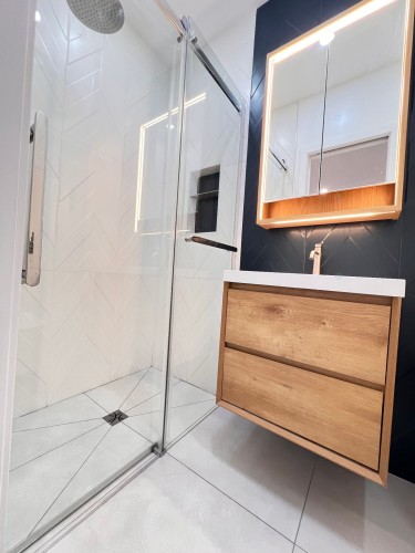 Bathroom - 6439 Av. Des Érables, Montréal (Rosemont/La Petite-Patrie), QC - Indoor