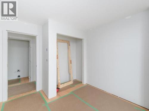 1-244 Witch Hazel Drive, Whitehorse, YT - Indoor Photo Showing Other Room