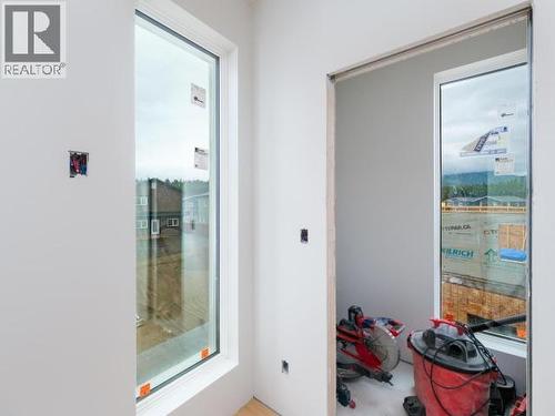 1-244 Witch Hazel Drive, Whitehorse, YT - Indoor Photo Showing Other Room