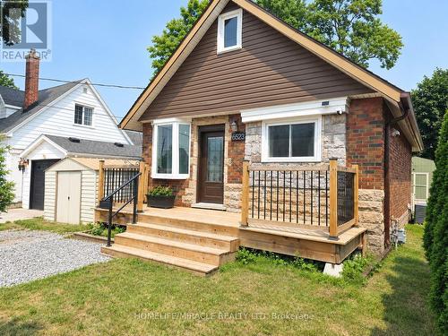 MAIN - 6523 BARKER STREET , Niagara Falls, Ontario L2G 1Y6 3