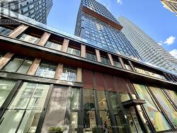 LPH 10 - 82 DALHOUSIE STREET Toronto, ON M5B 0C5