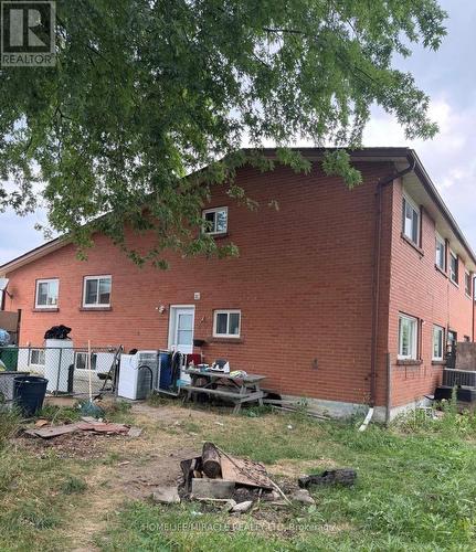 32 SHARON COURT  Brampton, ON L6W 3B7