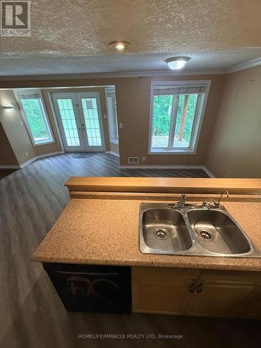 14 Hearthbridge Street, Kitchener, ON - Indoor Photo Showing Kitchen With Double Sink