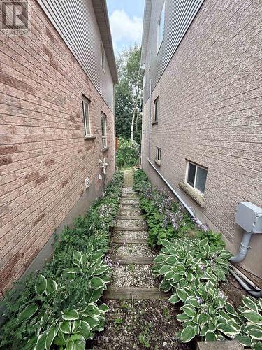 14 Hearthbridge Street, Kitchener, ON - Outdoor