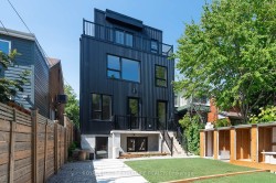 2-7 Earnscliffe Road Toronto, ON M6E 1J4