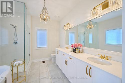 18 Boone Crescent, Vaughan, ON - Indoor Photo Showing Bathroom
