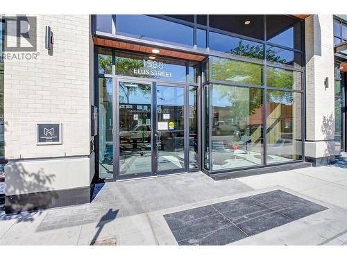 Building entrance - 1588 Ellis Street Unit# 1501, Kelowna, BC - Outdoor