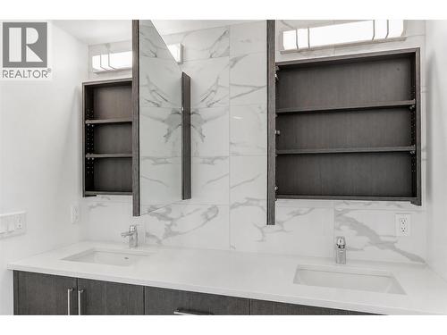 ample storage - 1588 Ellis Street Unit# 1501, Kelowna, BC -  Photo Showing Bathroom