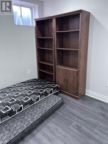 21 Donlamont Circle, Brampton, ON - Indoor Photo Showing Bedroom
