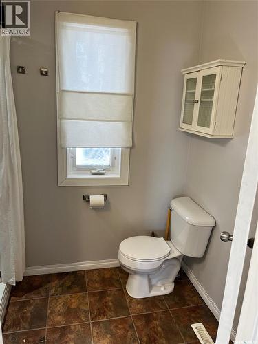 316 5Th Street W, Carlyle, SK - Indoor Photo Showing Bathroom