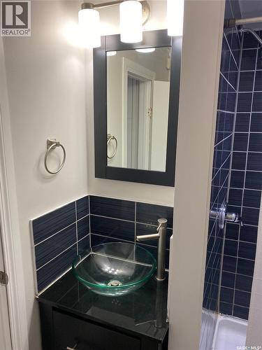 316 5Th Street W, Carlyle, SK - Indoor Photo Showing Bathroom